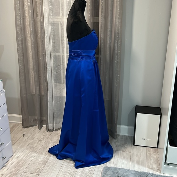David’s bridal royal blue long prom/bridesmaid dress - Picture 2 of 6